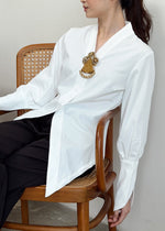 Load image into Gallery viewer, Zappi X Monliesmade - Damar Necklace Brooch Gold